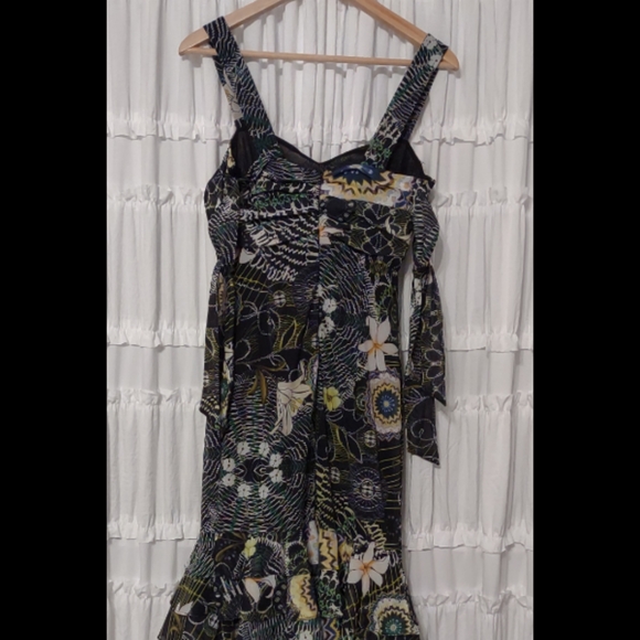 Dress - Picture 3 of 7